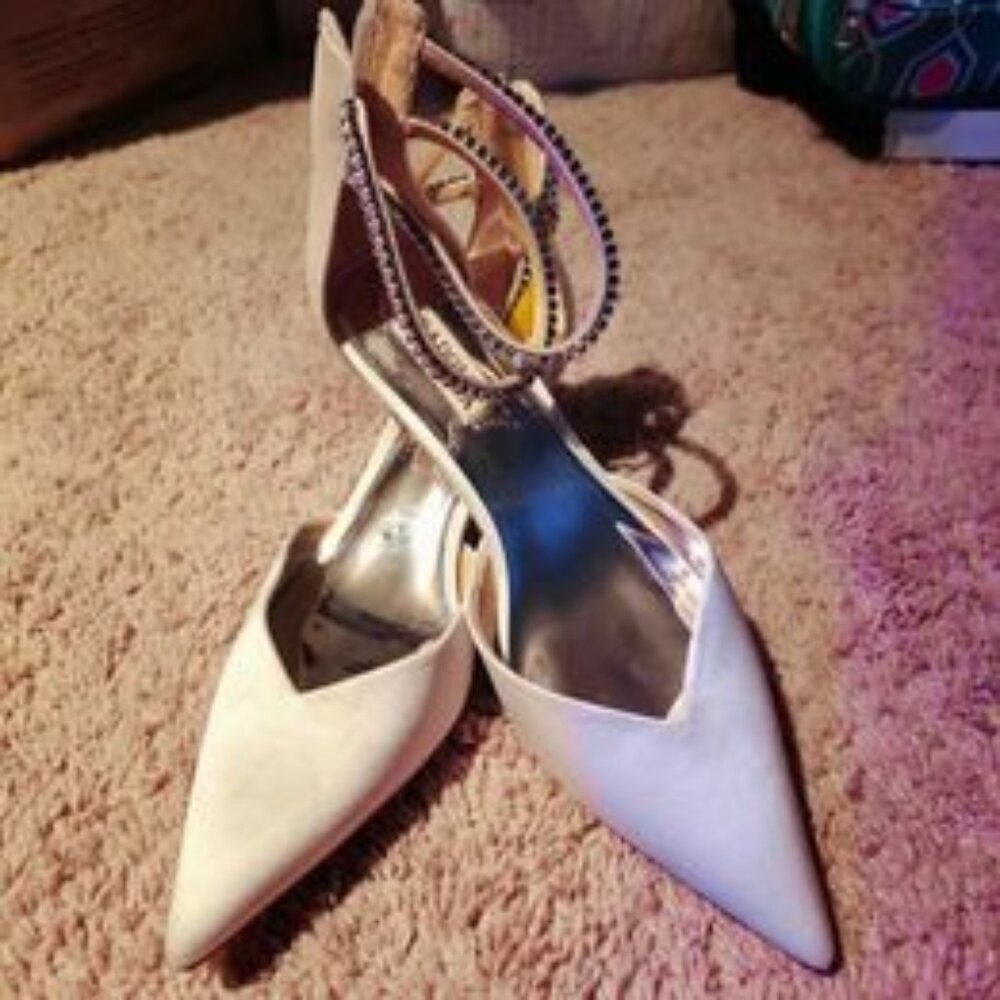 Badgley Mischka Lilibeth Pump Size 8.5
